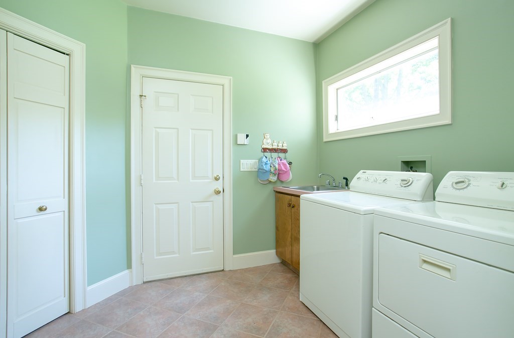 85 Daniel T Church Road Tiverton, RI 02878 - Photo 9 of 33