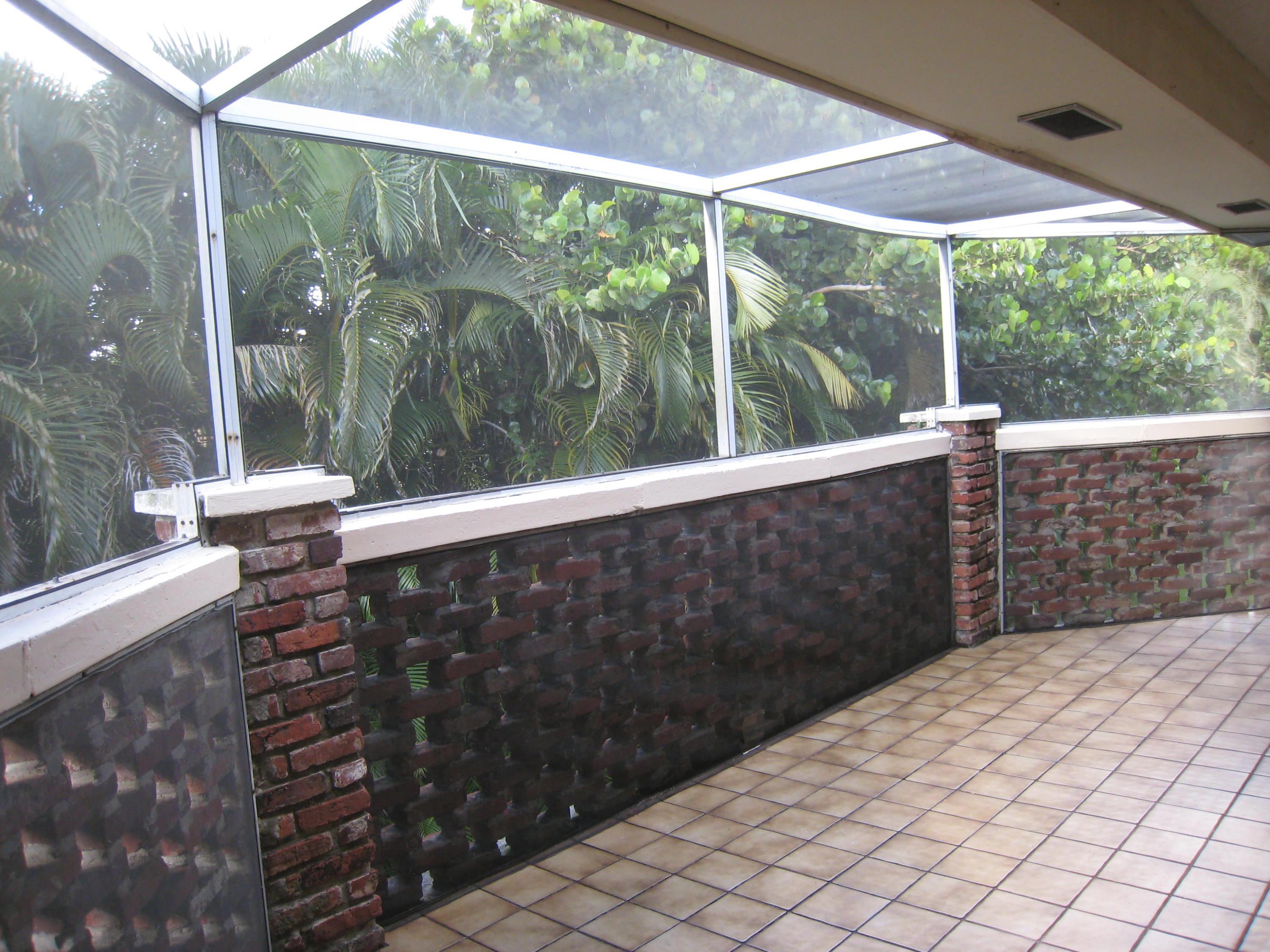 423 Pine Tree Court, Unit 23 Atlantis, FL 33462 - Photo 6 of 32 IMG_8731