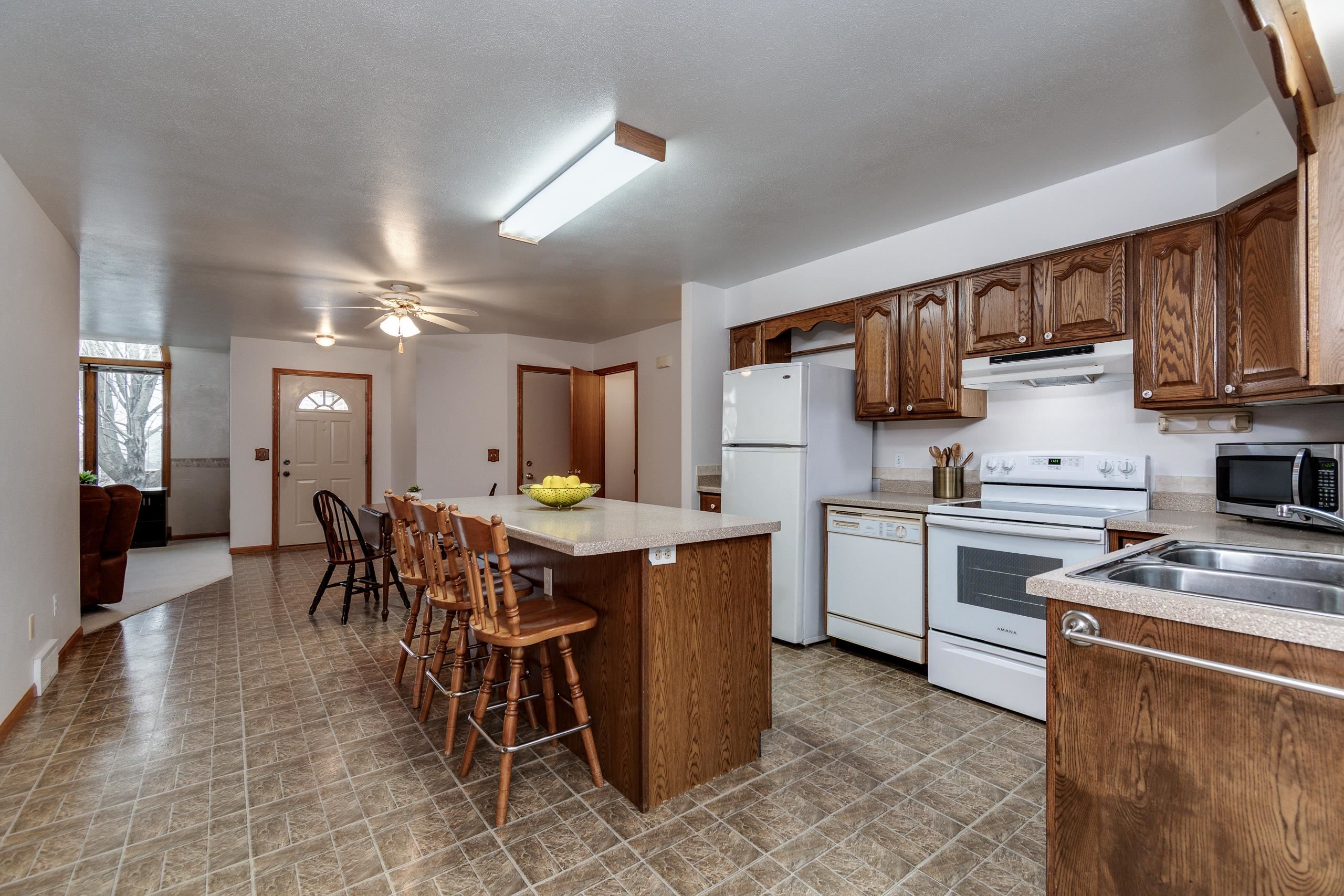 N7207 Circle Pardeeville, WI 53954 - Photo 12 of 43