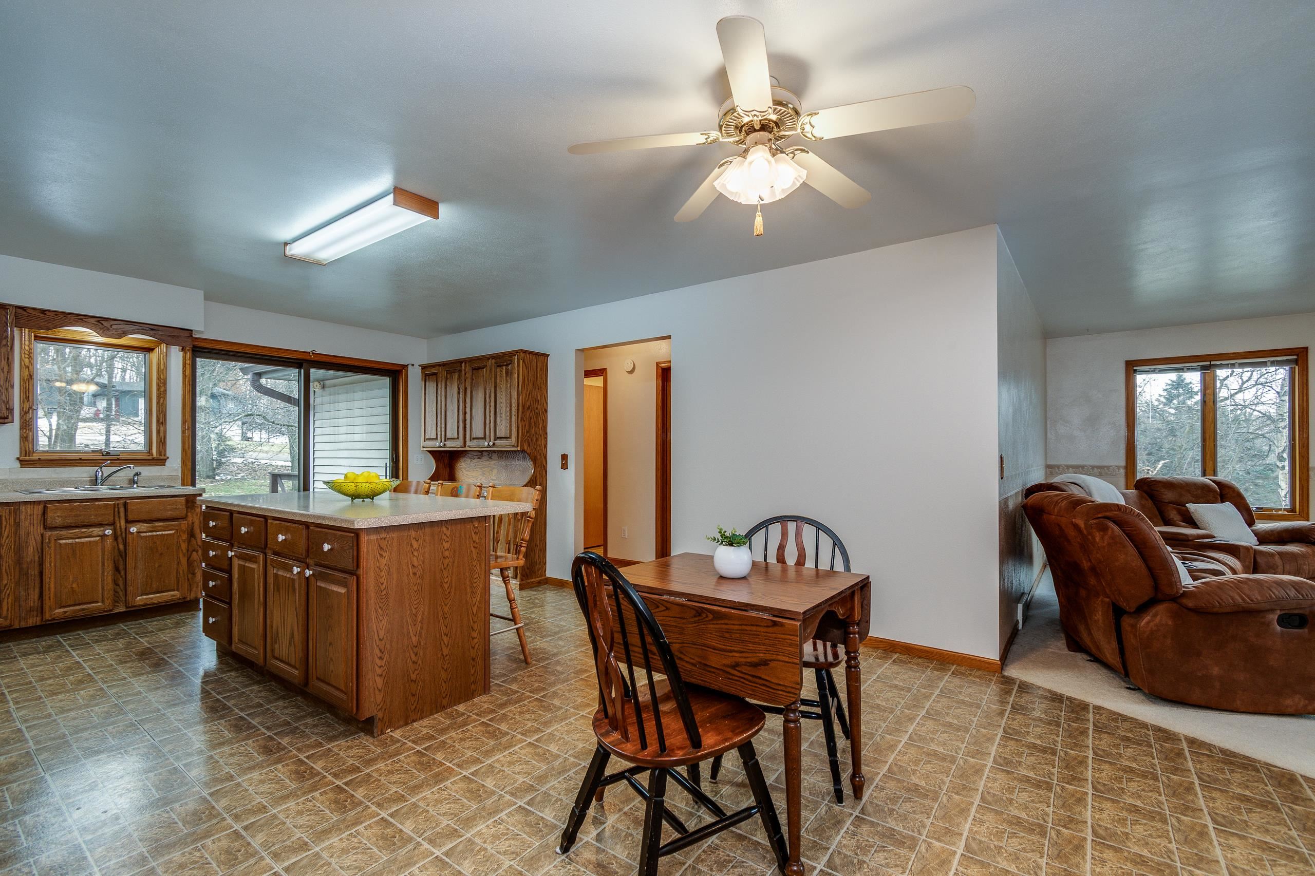 N7207 Circle Pardeeville, WI 53954 - Photo 16 of 43