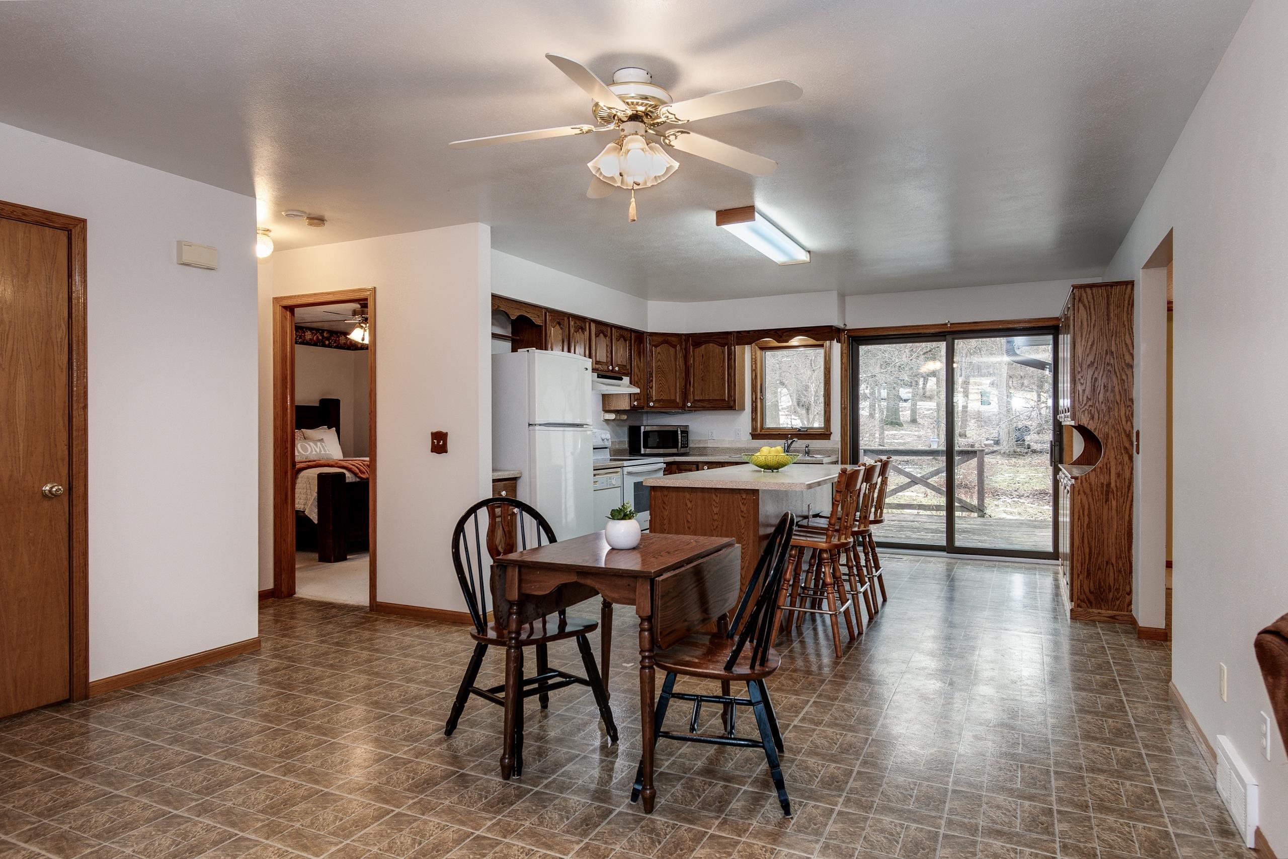 N7207 Circle Pardeeville, WI 53954 - Photo 7 of 43