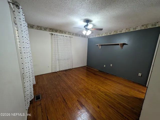 $1,000 | 183 Sherman Dr Circle, Unit A, Interlachen, FL 32148