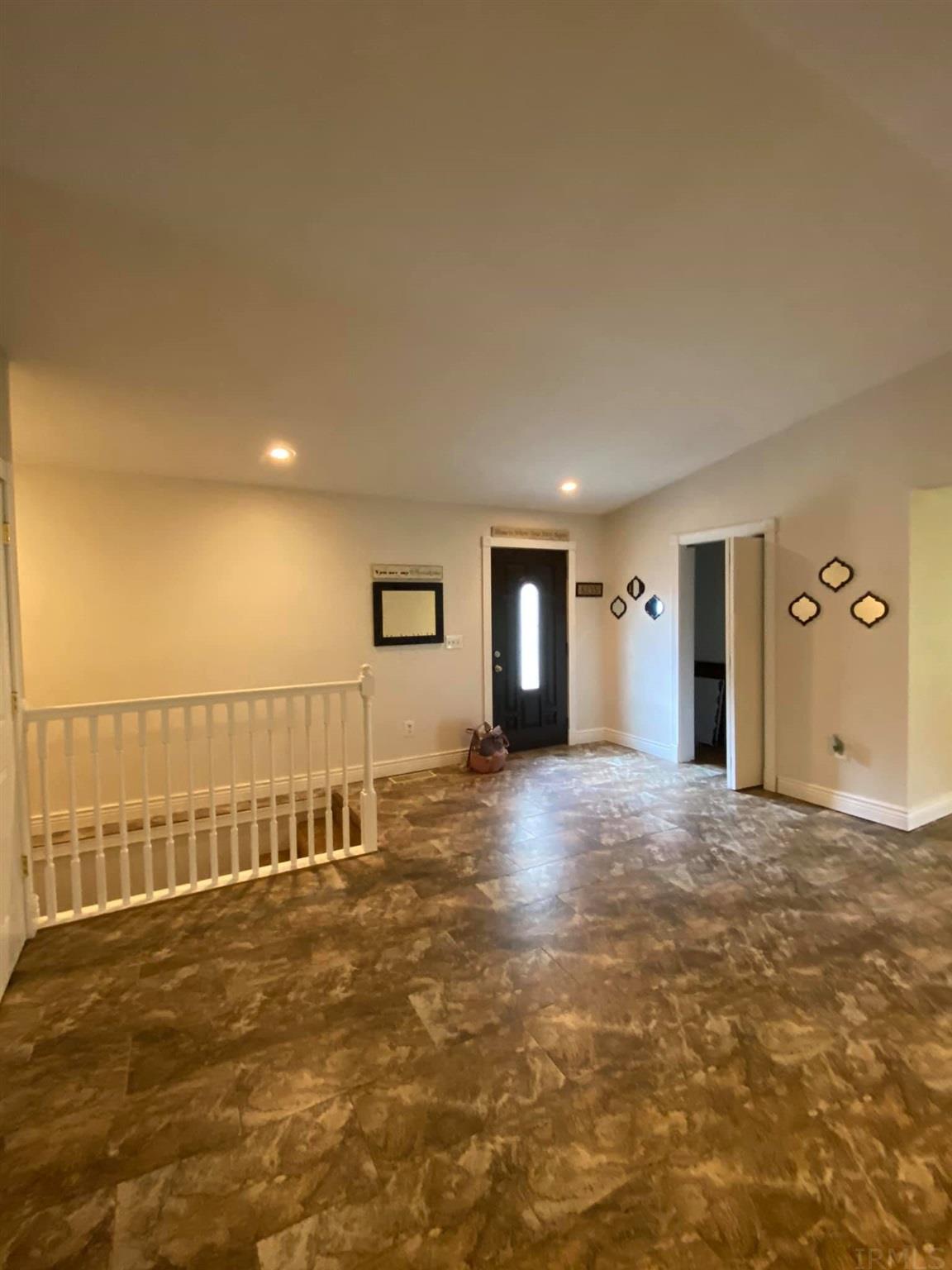 434 Stove Road Bedford, IN 47421 - Photo 4 of 35