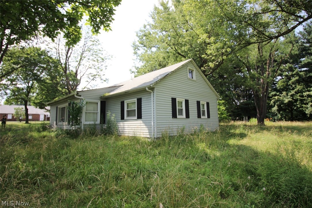 1879 Ronald Road Akron, OH 44312 - Photo 2 of 10