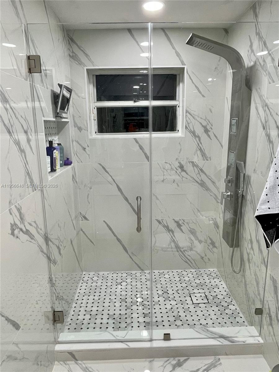 7415 Coldstream Drive Hialeah, FL 33015 - Photo 17 of 23