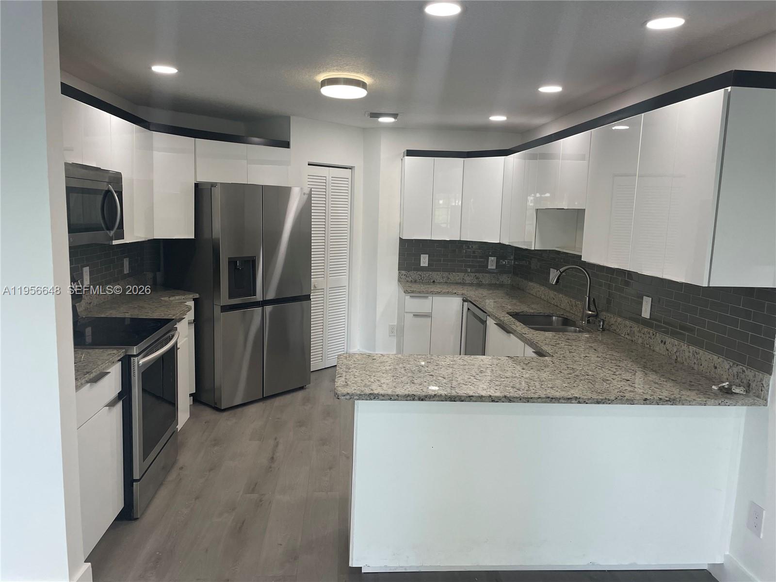 7415 Coldstream Drive Hialeah, FL 33015 - Photo 7 of 23