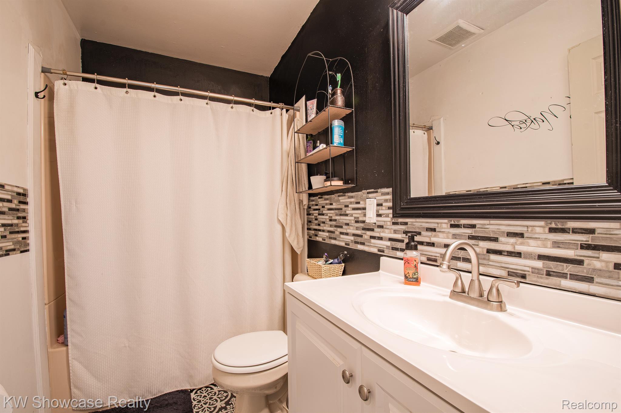2901 White Lake Road Highland, MI 48356 - Photo 15 of 23 Gallery Image 15
