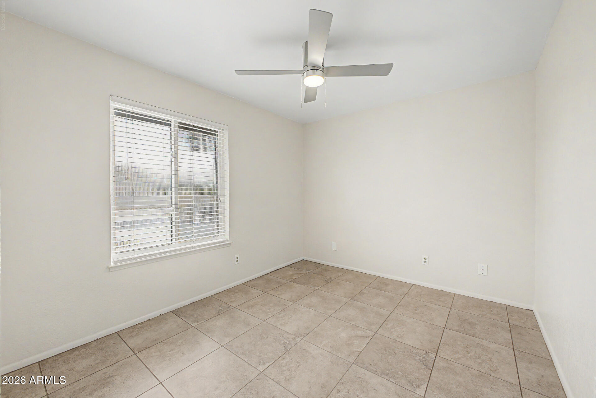 2208 East Hearn Road Phoenix, AZ 85022 - Photo 18 of 29 17 - Hearn