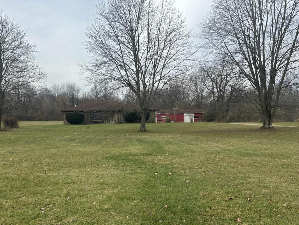 8475 Earhart Road South Lyon, MI 48178 - Photo 5 of 24 16EFC550-73EB-4B46-BF37-119B03F88319_1_1