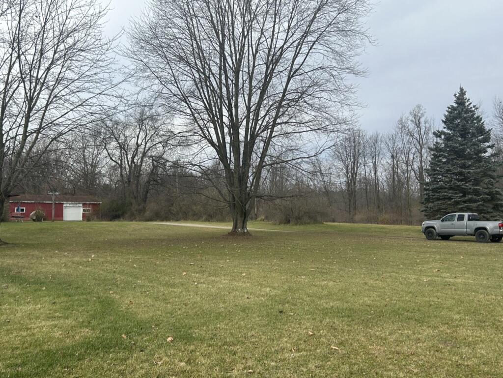 8475 Earhart Road South Lyon, MI 48178 - Photo 6 of 24 9B96B9C5-62E5-4AF7-9F9B-0F483E35B5B7_1_1