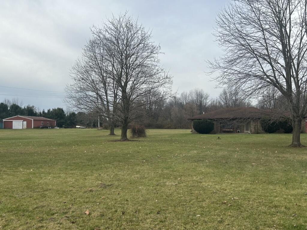 8475 Earhart Road South Lyon, MI 48178 - Photo 7 of 24 6DA2C012-41B2-4F9E-807F-DB6DFD06E8C6_1_1