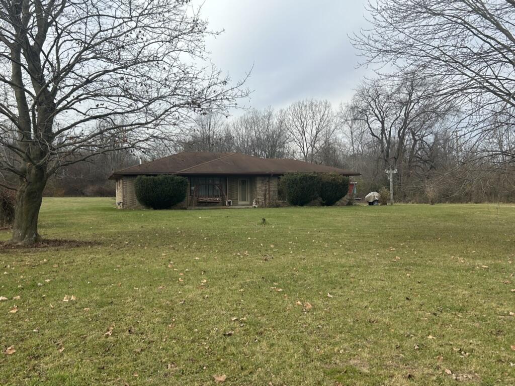 8475 Earhart Road South Lyon, MI 48178 - Photo 8 of 24 7009F9FA-C7F7-41F8-B39F-D25E3DF2D24C_1_1