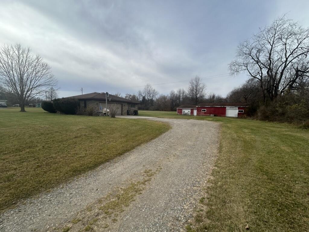 8475 Earhart Road South Lyon, MI 48178 - Photo 9 of 24 C4D56502-20FC-4CF9-9046-D18A27B1458D_1_1