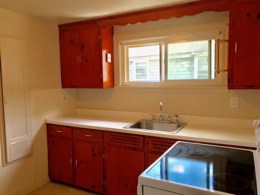 10-12 Nathan Road Waltham, MA 02453 - Photo 5 of 12 Gallery Image 5