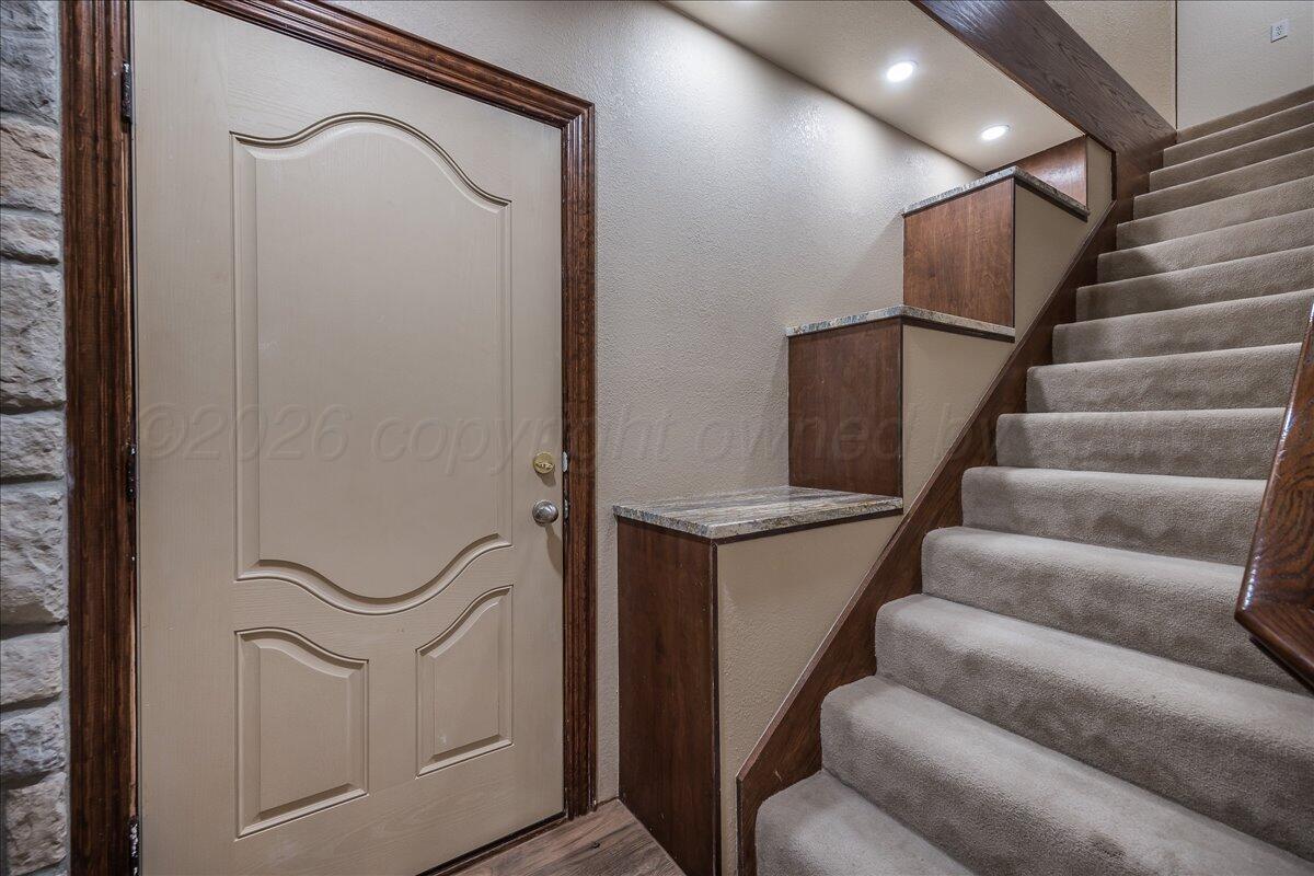 9000 Rj Drive Amarillo, TX 79119 - Photo 36 of 55 35-Stairway to Guest Room