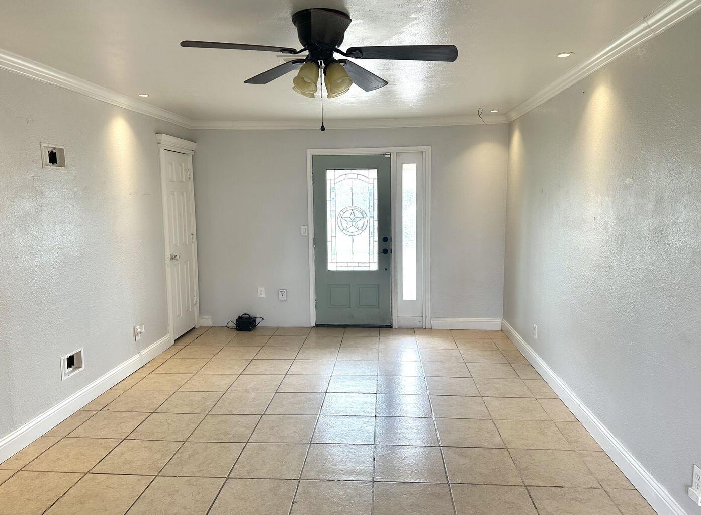 914 West 25th Street Plainview, TX 79072 - Photo 3 of 12 3