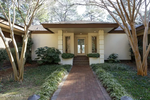 $2,475,000 | 5 Clubhouse Drive, Pinehurst, NC 28374