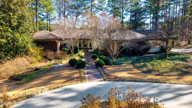$2,475,000 | 5 Clubhouse Drive, Pinehurst, NC 28374