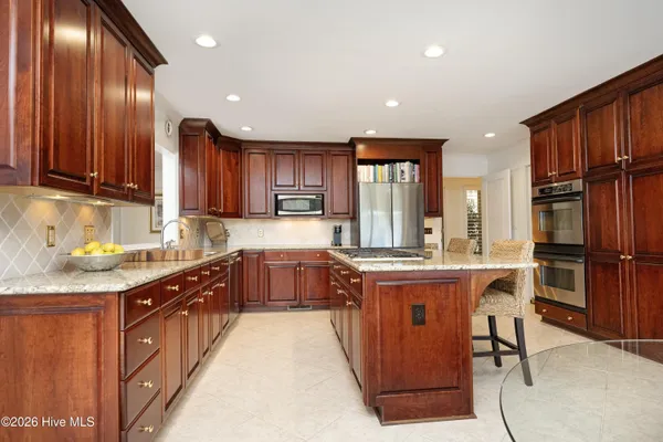 $2,475,000 | 5 Clubhouse Drive, Pinehurst, NC 28374