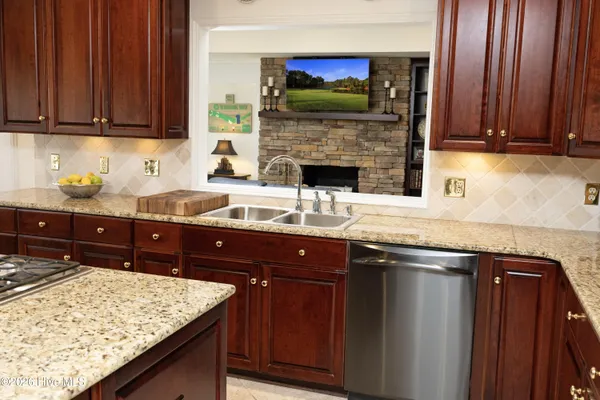 $2,475,000 | 5 Clubhouse Drive, Pinehurst, NC 28374