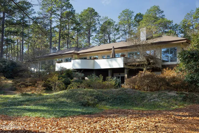 $2,475,000 | 5 Clubhouse Drive, Pinehurst, NC 28374