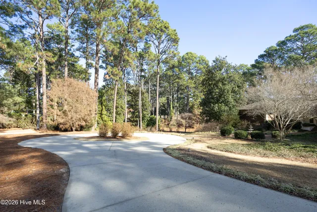 $2,475,000 | 5 Clubhouse Drive, Pinehurst, NC 28374