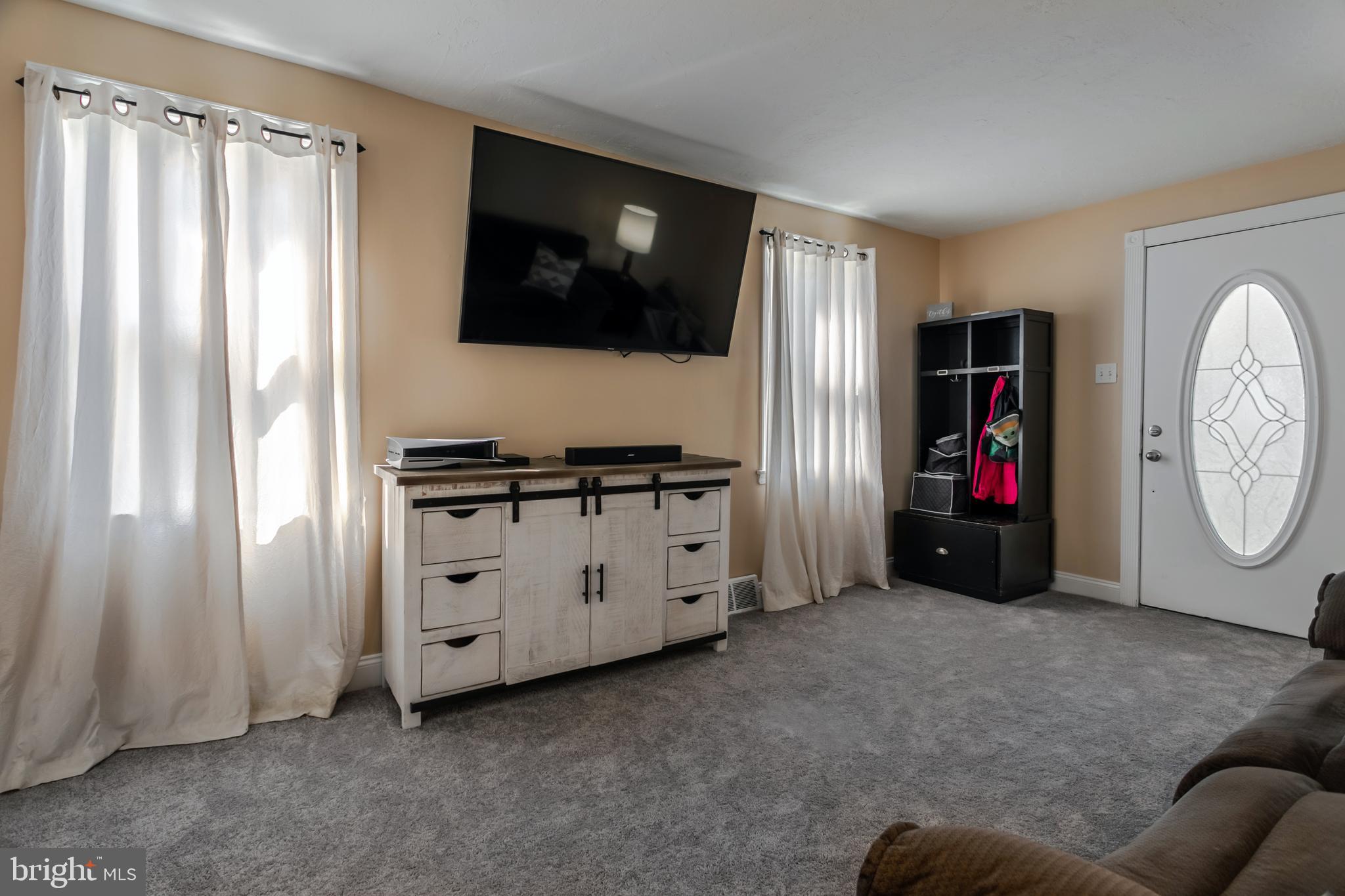 65 Woodbine Road Havertown, PA 19083 - Photo 3 of 22