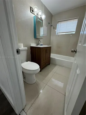 $2,200 | 1086 Northwest 110th Street, Unit 1, Miami, FL 33168