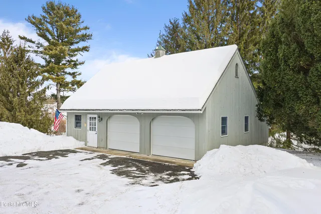 $850,000 | 138 Hillsdale Road, Egremont, MA 01230