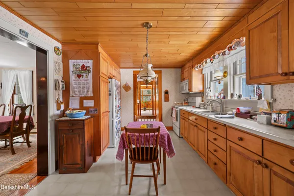$850,000 | 138 Hillsdale Road, Egremont, MA 01230