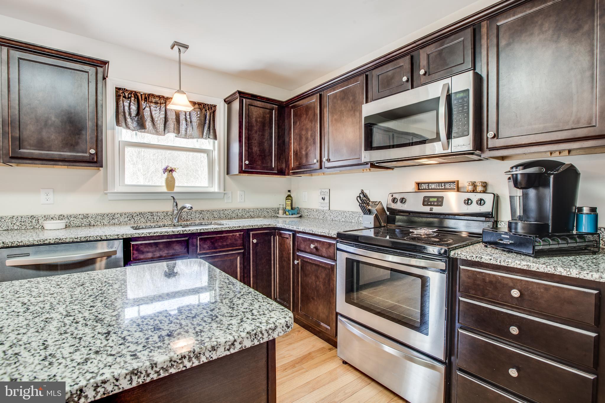 9060 Basil Road King George, VA 22485 - Photo 3 of 53 Kitchen w/Granite and upgraded cabinetry