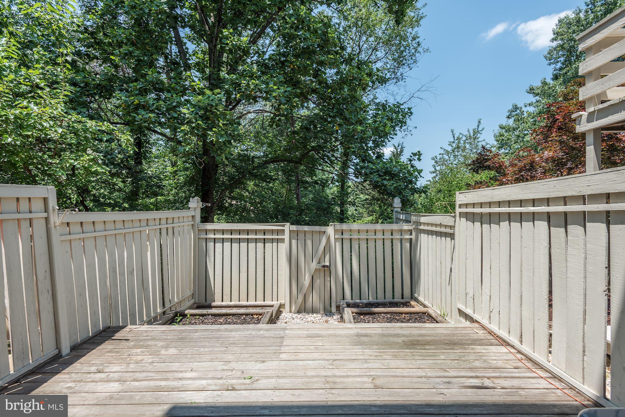 1646 Fieldthorn Drive Reston, VA 20194 - Photo 40 of 44