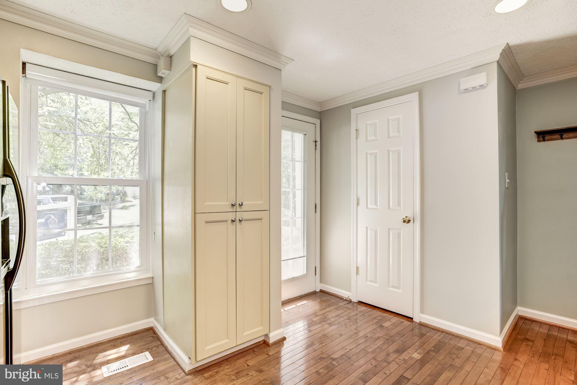 1646 Fieldthorn Drive Reston, VA 20194 - Photo 6 of 44