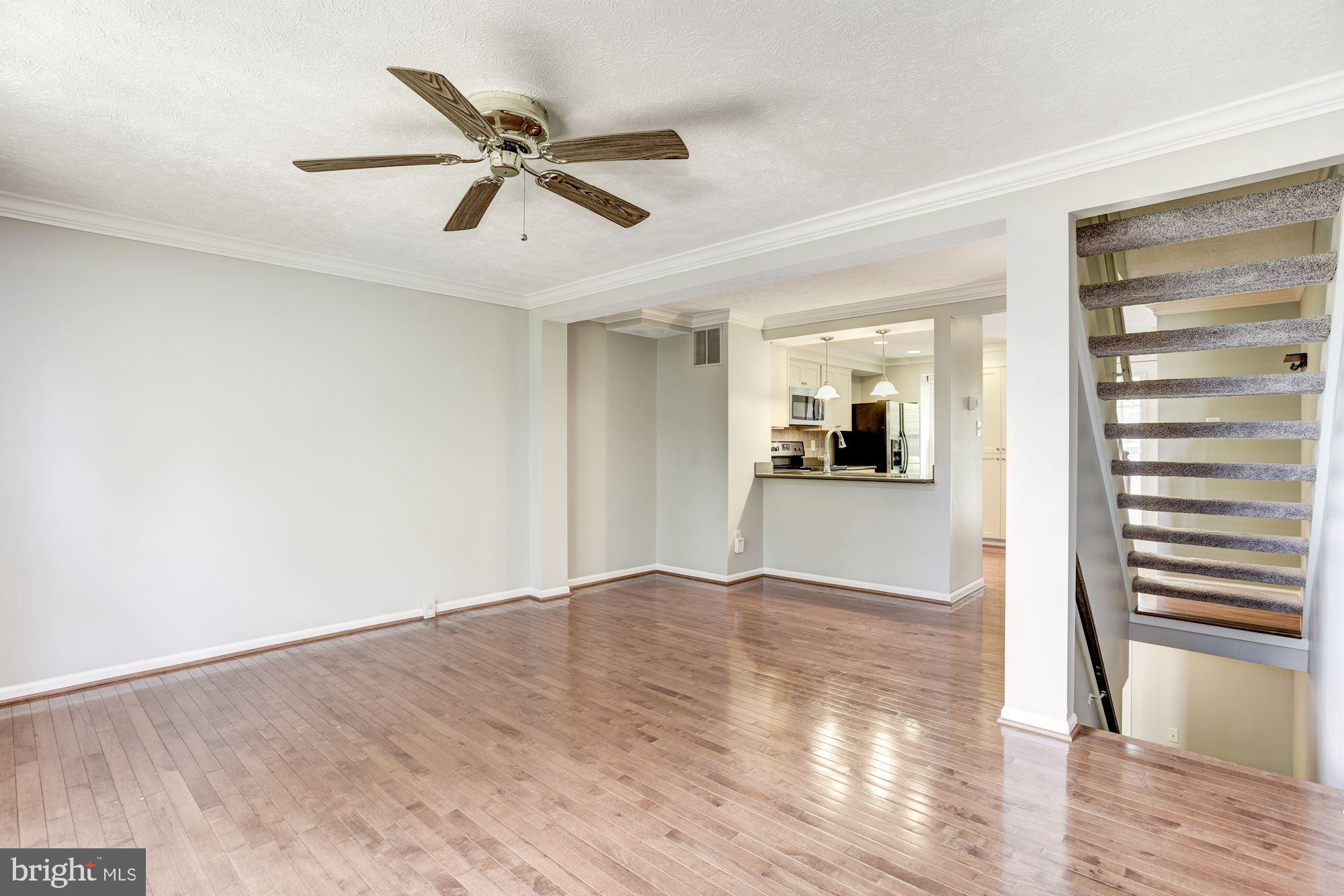 1646 Fieldthorn Drive Reston, VA 20194 - Photo 9 of 44
