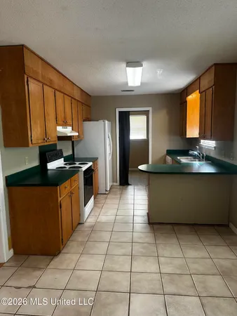 $1,600 | 22226 Red Bluff Road, Moss Point, MS 39562