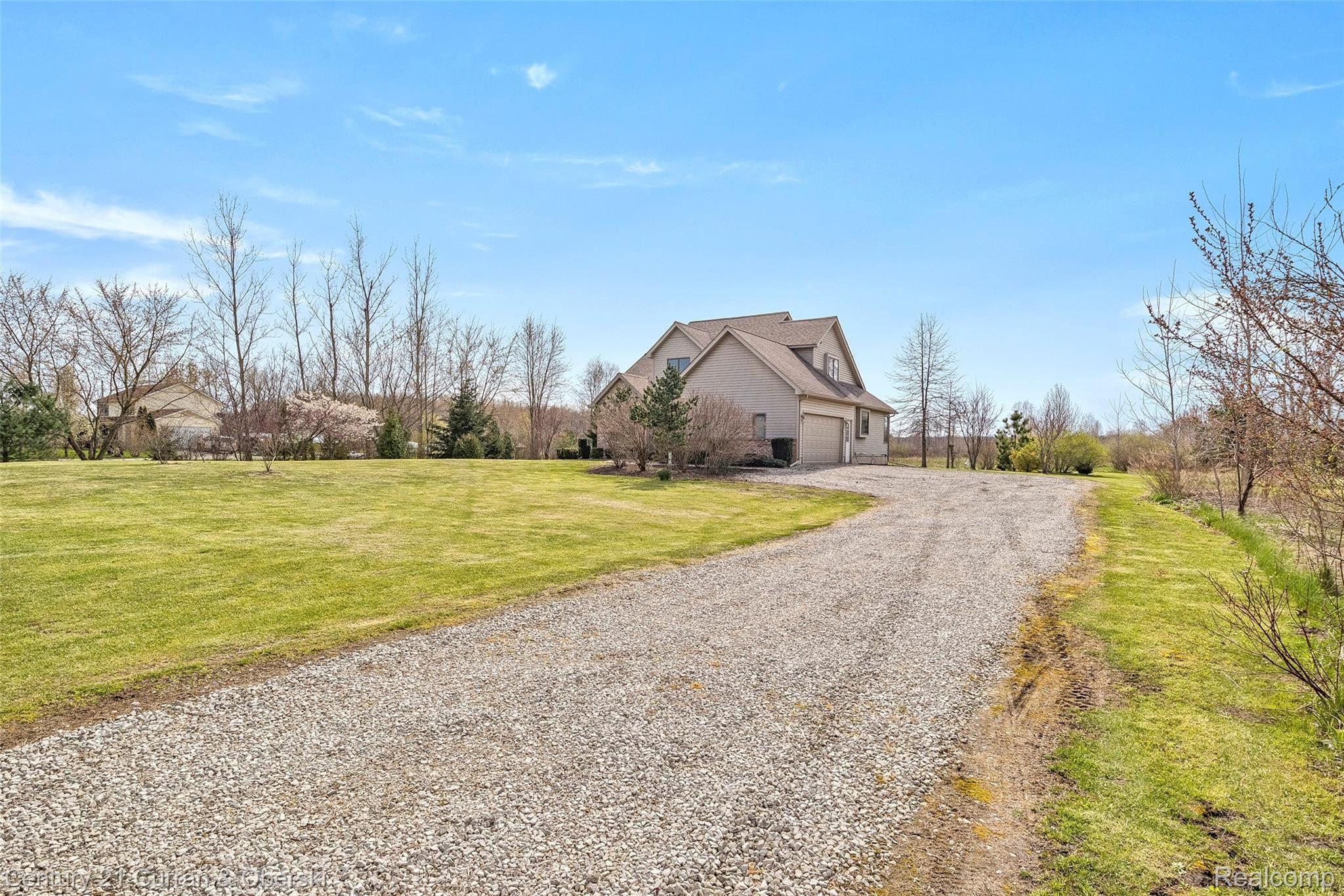 12701 Capernall Road Carleton, MI 48117 - Photo 19 of 45 Drive way to house