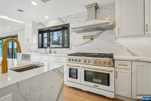 $2,490,000 | 292 Magnolia Avenue, Cresskill, NJ 07626