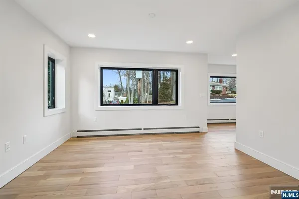 $2,490,000 | 292 Magnolia Avenue, Cresskill, NJ 07626