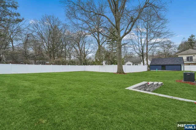 a view of yard with tree s