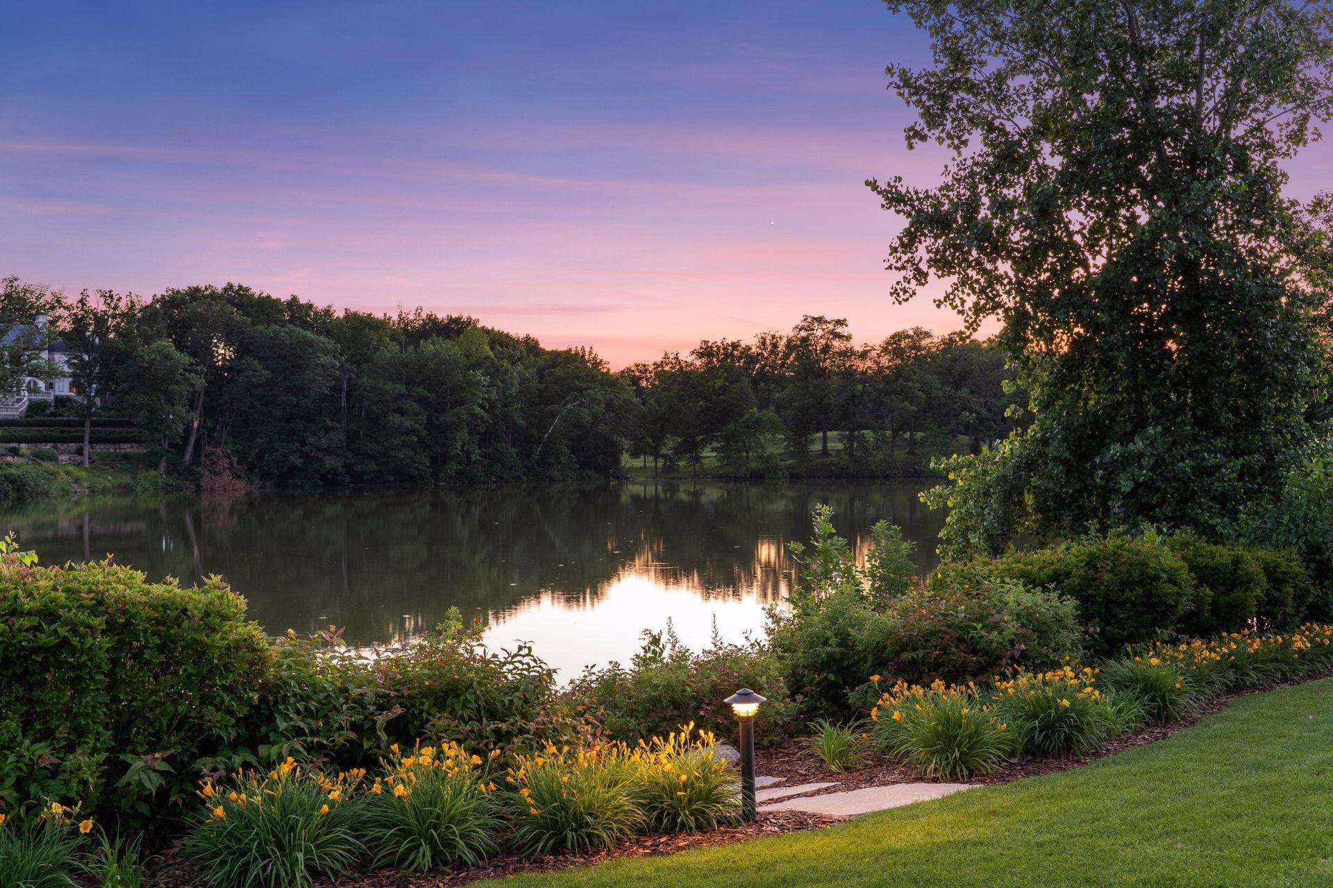 5216 Dundee Road Edina, MN 55436 - Photo 2 of 5