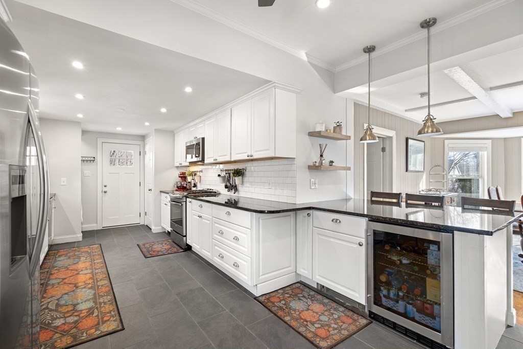 54 Reed Avenue Weymouth, MA 02190 - Photo 8 of 39 Gallery Image 8