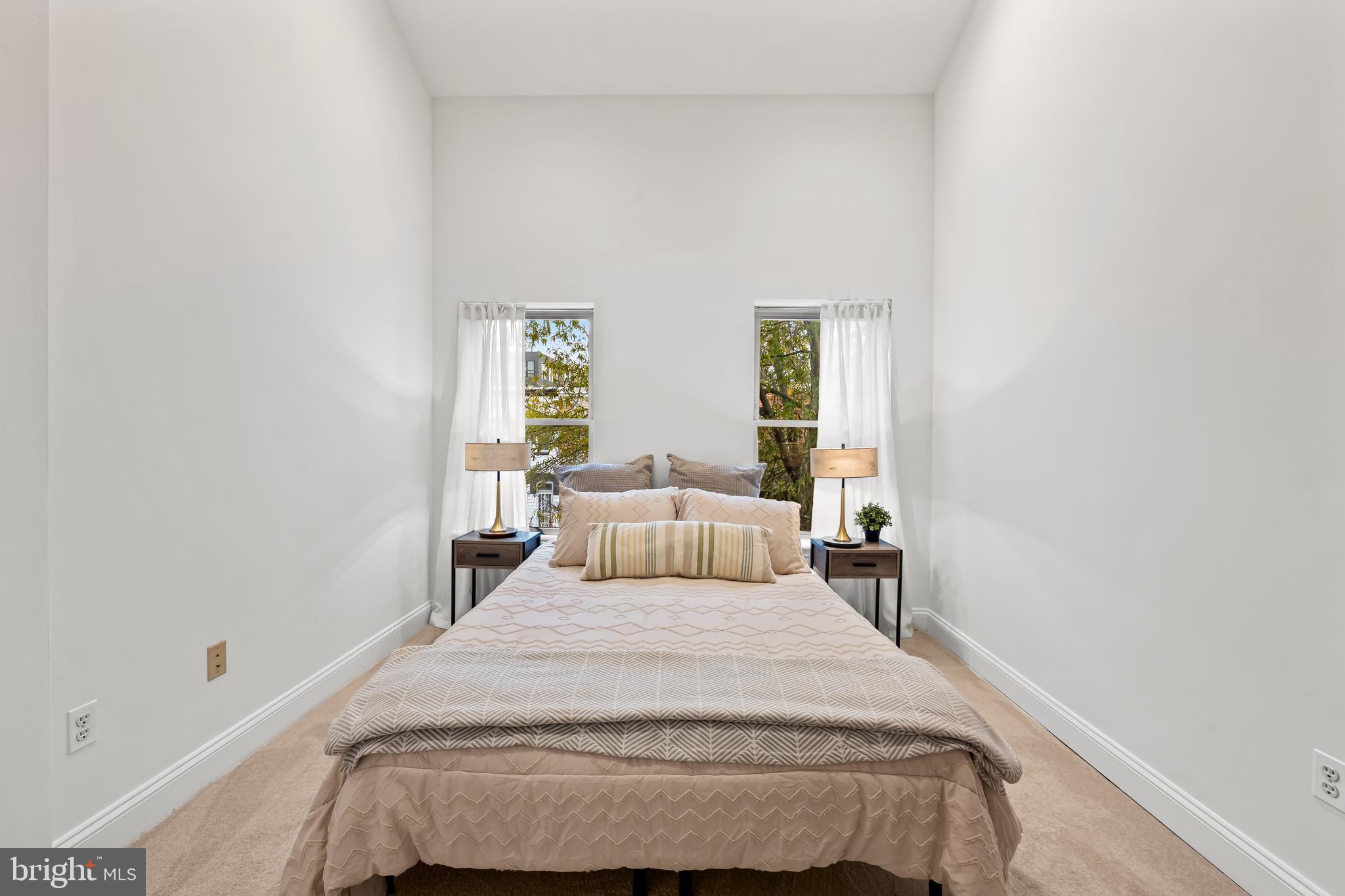 318 West 28th Street Baltimore, MD 21211 - Photo 21 of 34 Primary Bedroom with vaulted ceilings