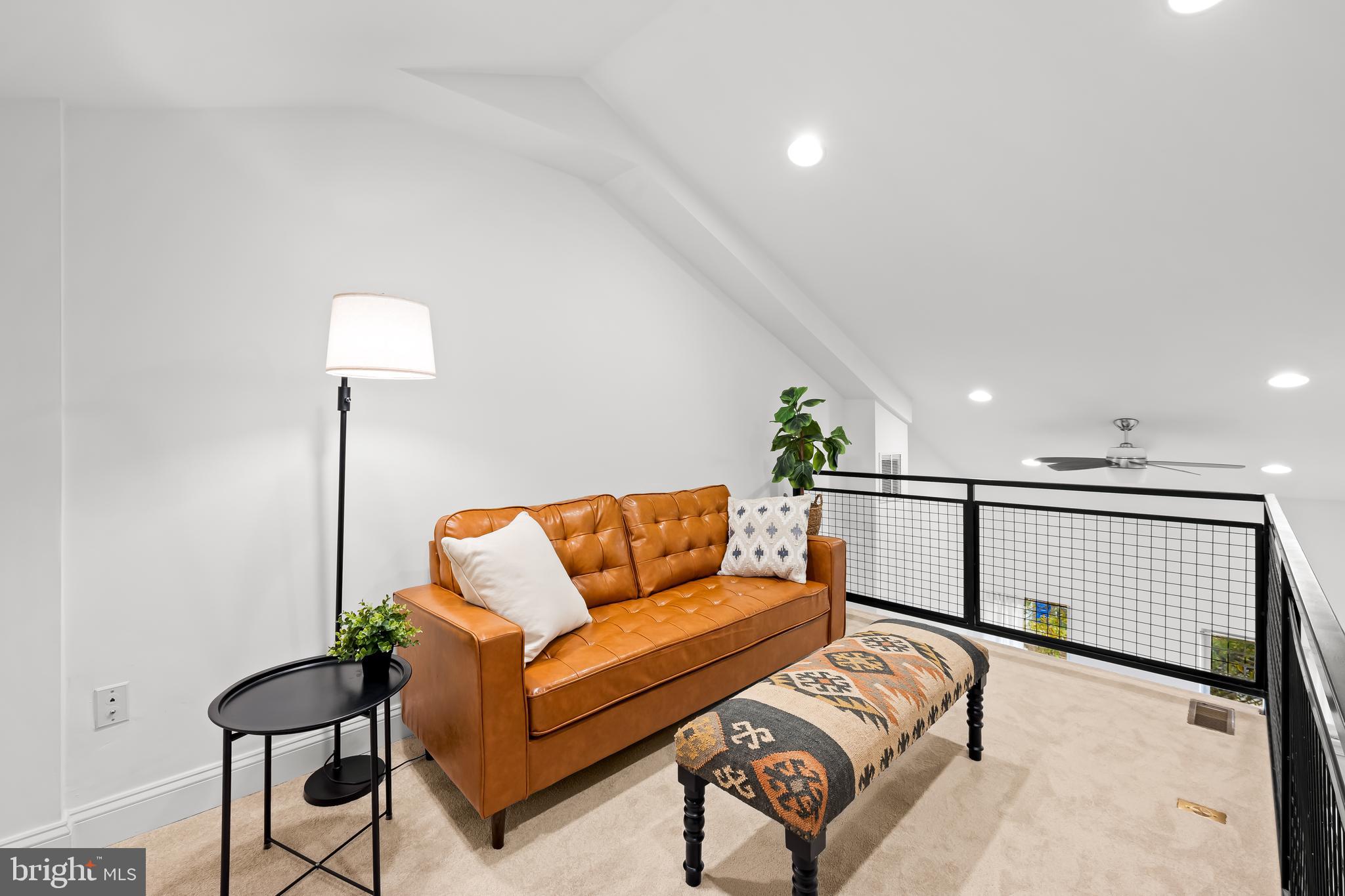 318 West 28th Street Baltimore, MD 21211 - Photo 24 of 34 Loft area in primary