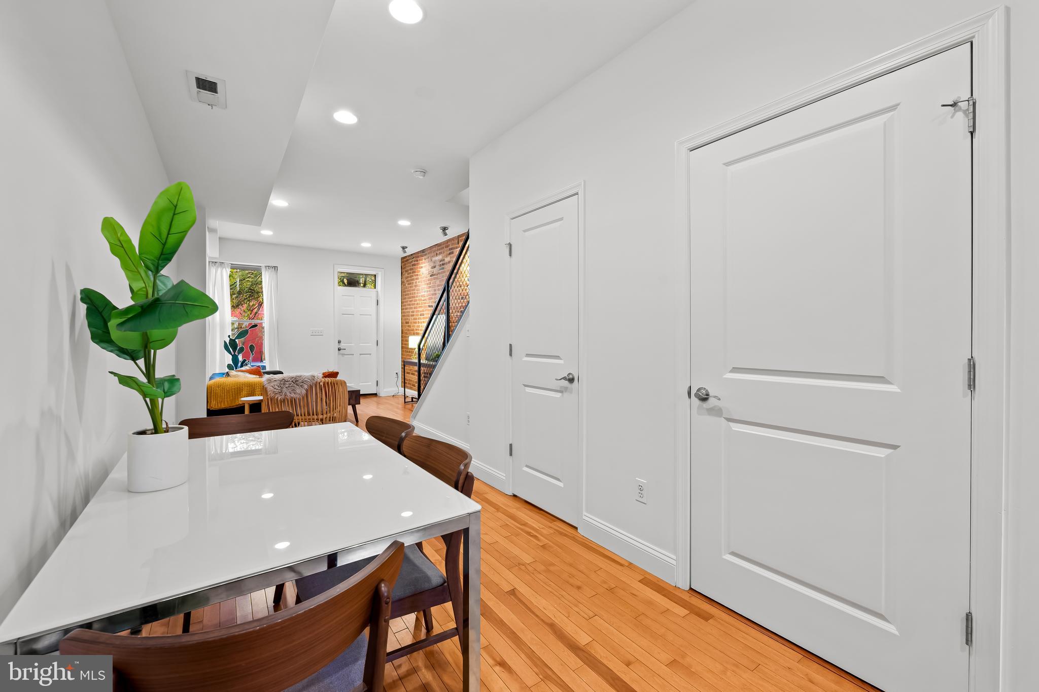 318 West 28th Street Baltimore, MD 21211 - Photo 7 of 34 dining area