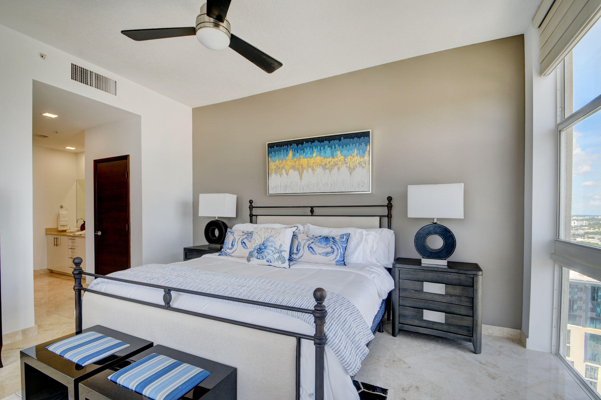 550 Okeechobee Boulevard, Unit LPH10 West Palm Beach, FL 33401 - Photo 16 of 56 15_apartment (15)