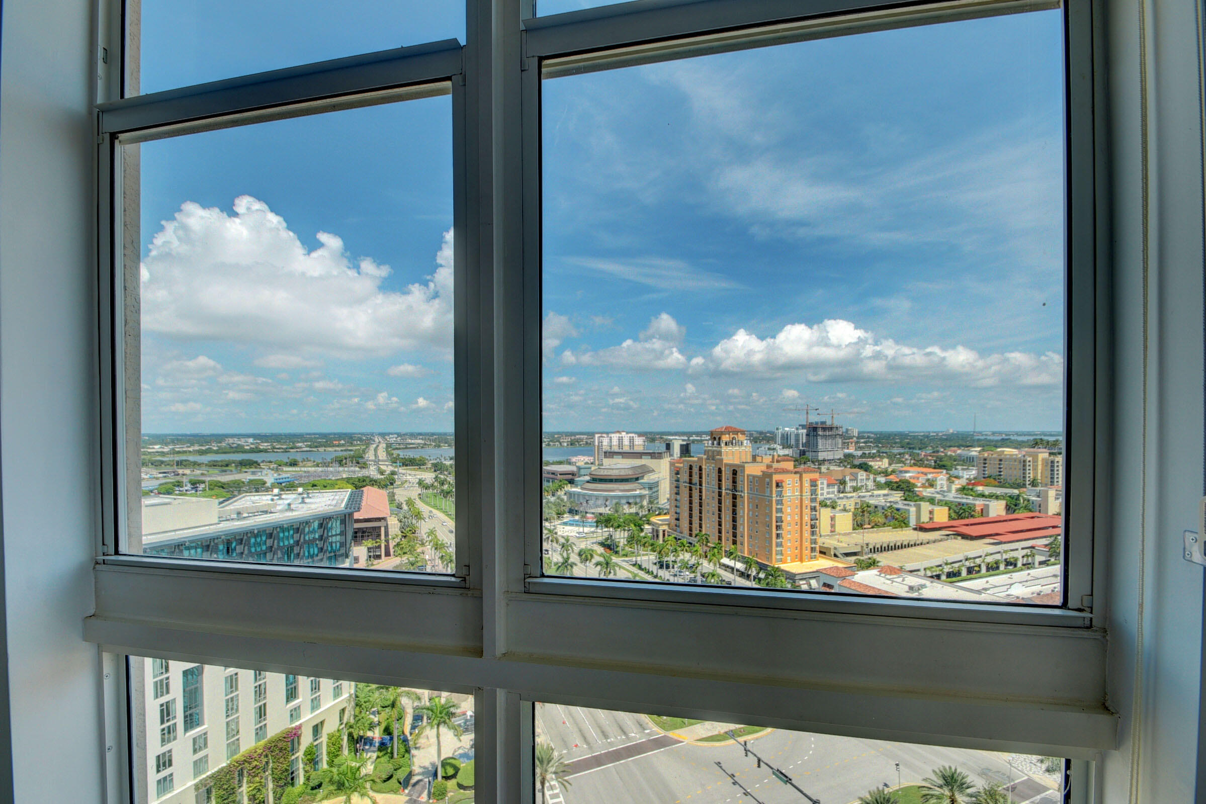 550 Okeechobee Boulevard, Unit LPH10 West Palm Beach, FL 33401 - Photo 21 of 56 20_apartment (20)