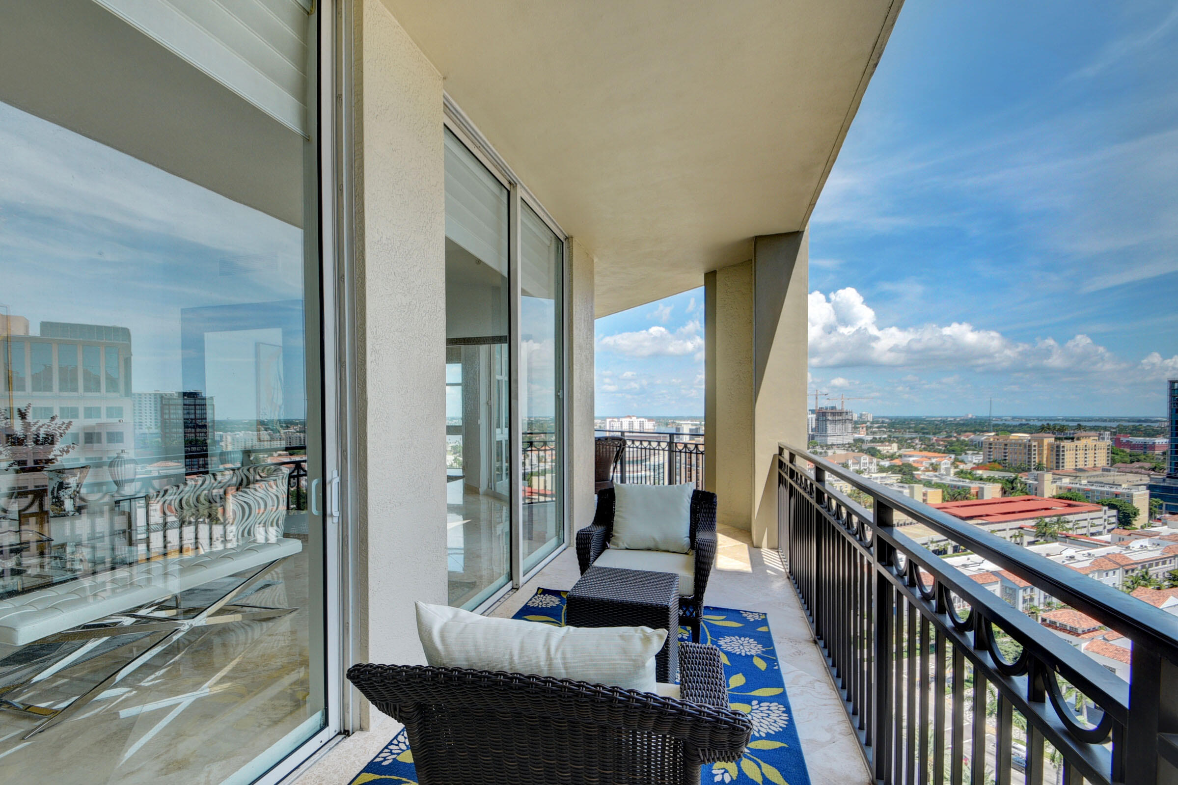 550 Okeechobee Boulevard, Unit LPH10 West Palm Beach, FL 33401 - Photo 24 of 56 23_apartment (23)