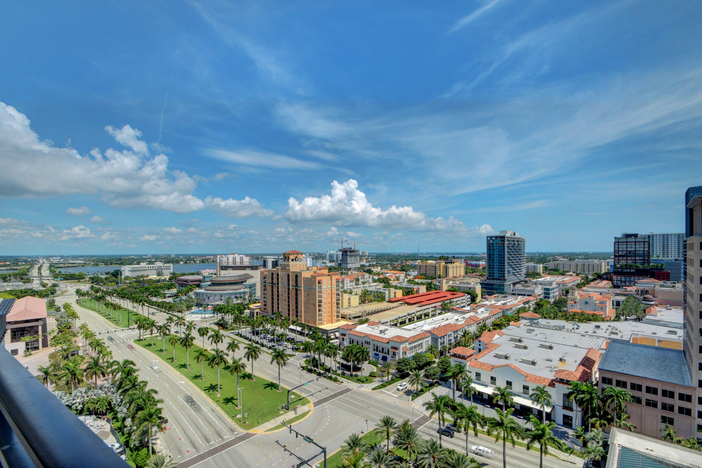 550 Okeechobee Boulevard, Unit LPH10 West Palm Beach, FL 33401 - Photo 29 of 56 28_apartment (28)