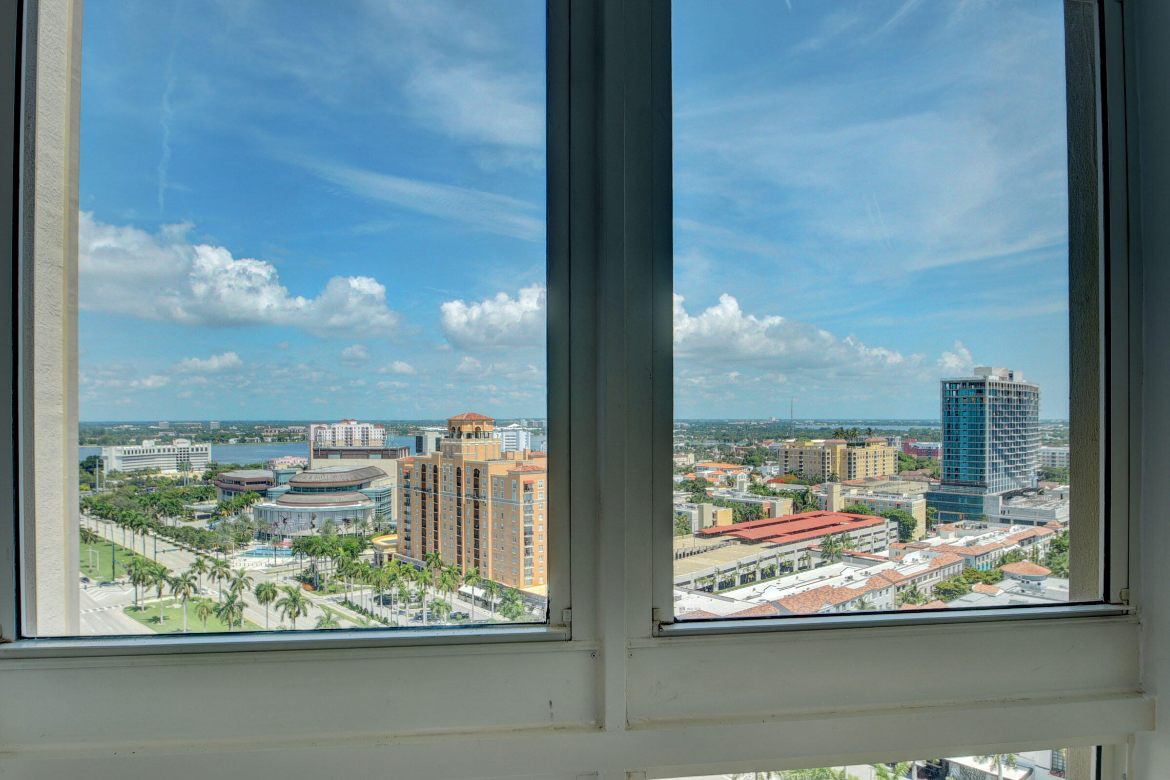 550 Okeechobee Boulevard, Unit LPH10 West Palm Beach, FL 33401 - Photo 33 of 56 32_apartment (32)