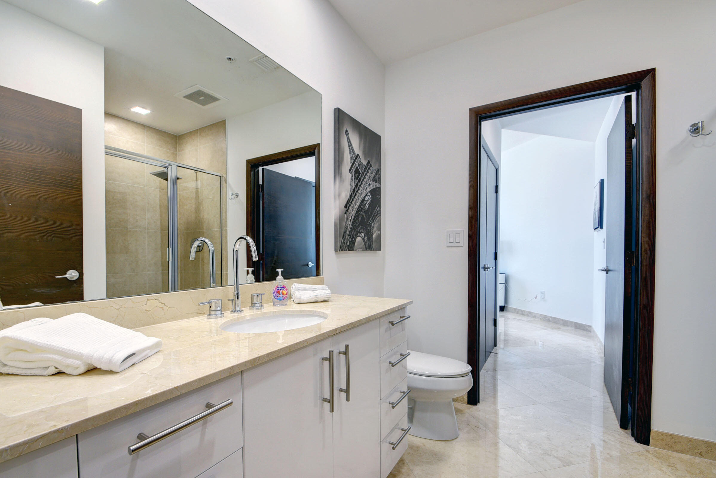 550 Okeechobee Boulevard, Unit LPH10 West Palm Beach, FL 33401 - Photo 34 of 56 33_apartment (33)